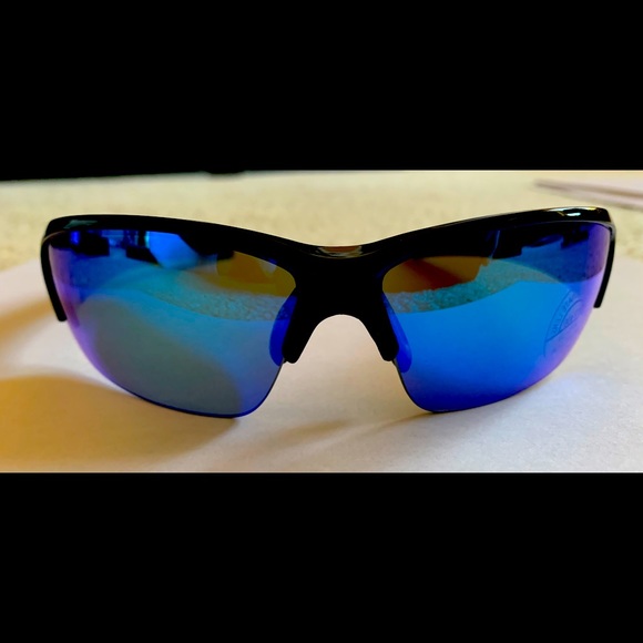 Black Rigor Sunglasses - Picture 1 of 3